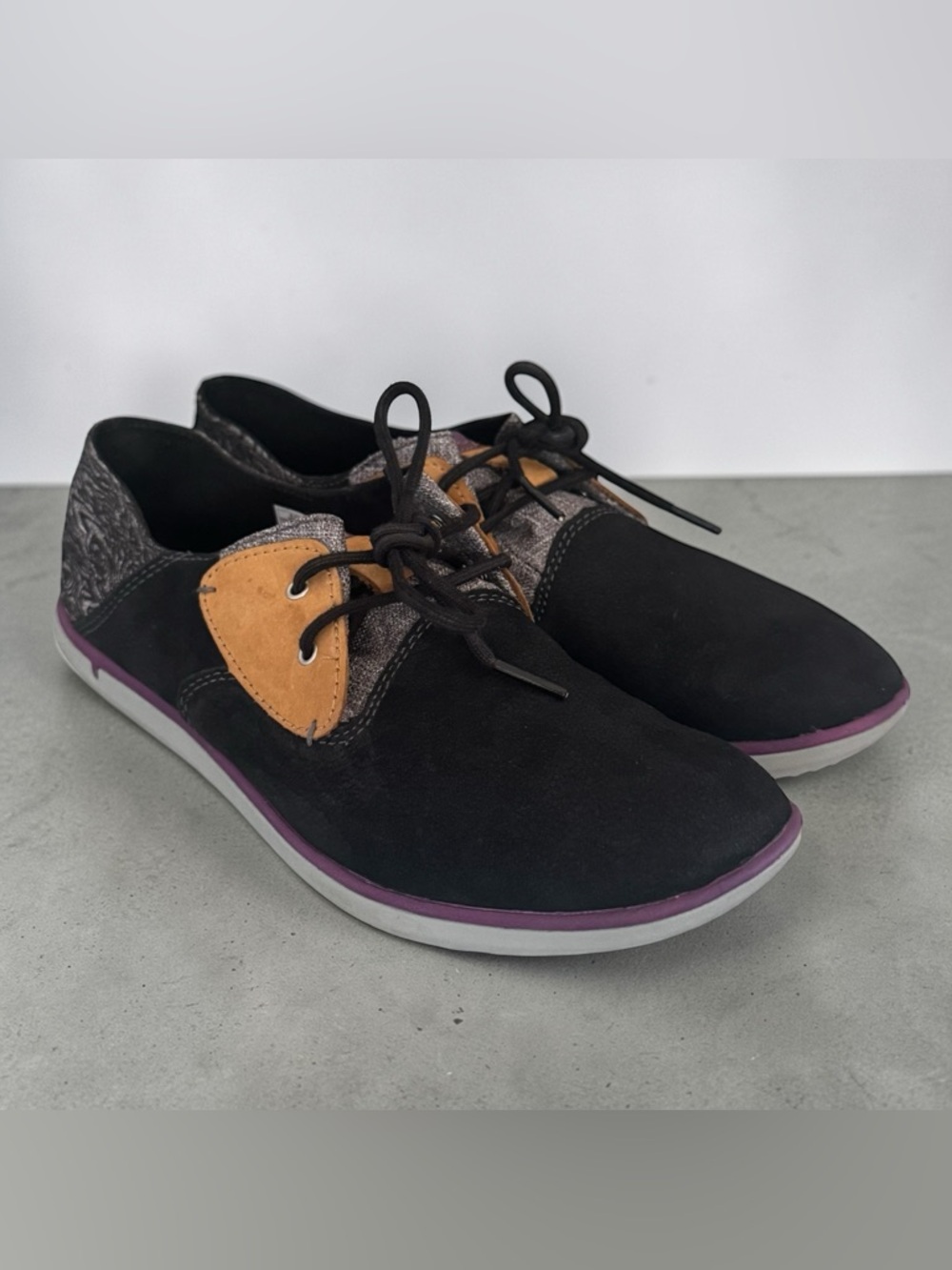 Worn once! Merrell Women’s Duskair Suede and Canvas Barefoot Sneaker 9